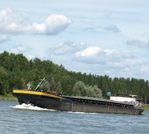 Schifffahrt auf Elbe eingestellt