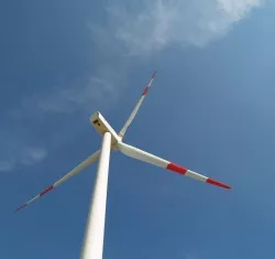Alte Windkraftanlage?