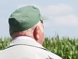 Bauer auf dem Acker