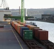 Containerschifffahrt auf der Elbe?
