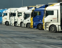 Lastkraftwagen mit 44 Tonnen
