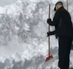 Nordostkste der USA buddelt sich aus Schneemassen